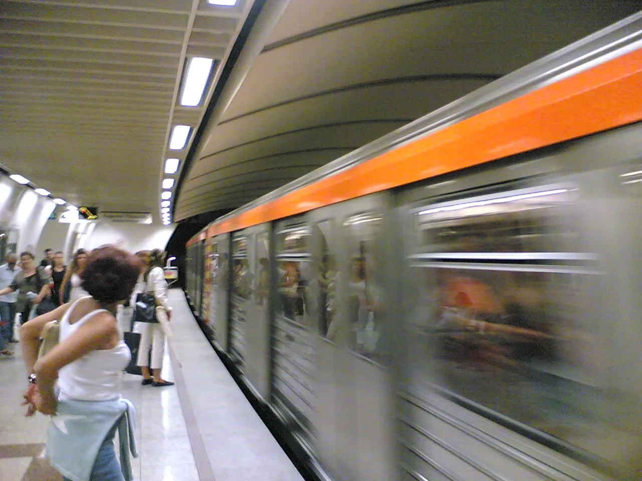 Κατεχάκη | Άγνωστος άνδρας έπεσε στις γραμμές του Μετρό