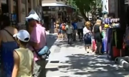 Κατακόρυφη πτώση στα τουριστικά σουβενίρ στο Μοναστηράκι