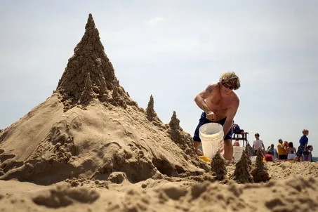 11 Αυγούστου | Ημέρα παιχνιδιού στην άμμο
