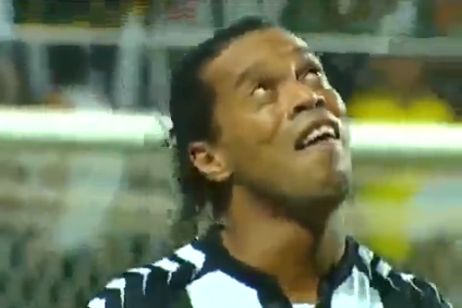Ronaldinho | Ζει ένα δράμα κι αυτό βγαίνει προς τα έξω!  