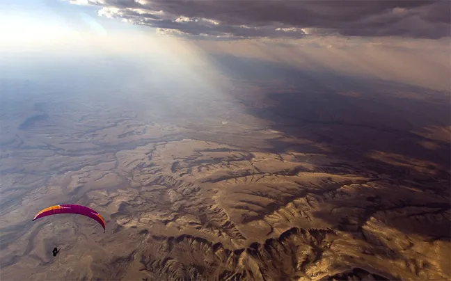 Το παγκόσμιο ρεκόρ πτήσης με αλεξίπτωτο πλαγιάς
