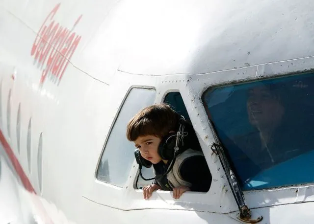 Γεωργία | Ένα αεροπλάνο σε παιδική χαρά