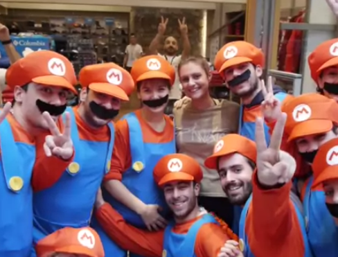 Super Mario Wii U | Το ελληνικό flash mob για την κυκλοφορία του