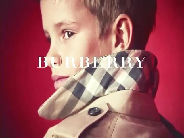Romeo Beckham | Ντεμπούτο ως μοντέλο για τη Burberry!