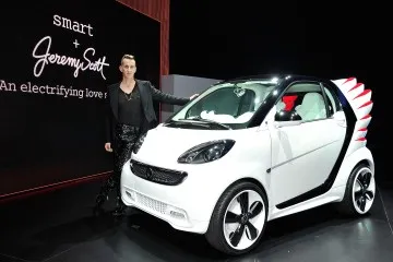 Jeremy Scott | Το πιο fashionable αυτοκίνητο smart! [video]