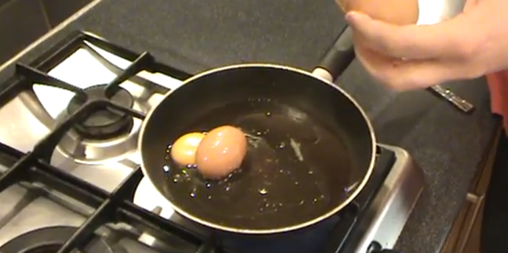 Ένα inception αυγό! [video] 