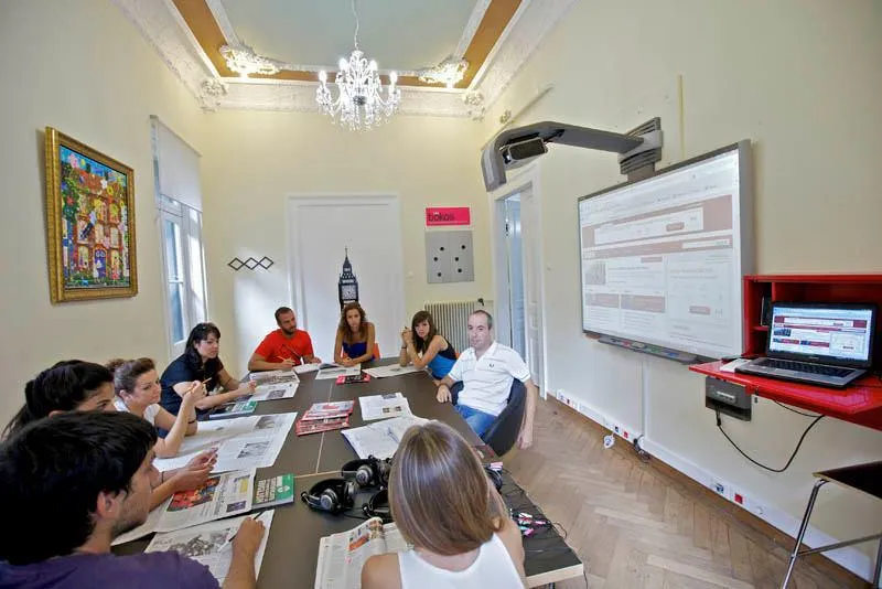 Υποτροφία Proficiency στο Bokos Institute από το Neolaia.gr!