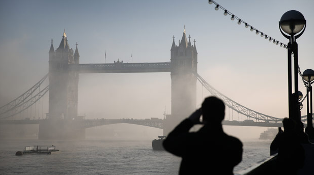Όταν το Λονδίνο βυθίστηκε στην ομίχλη! (gallery)