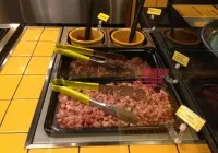 Schweinchen Dick στο Γκάζι | Ζουμερά λουκάνικα στο τροφαντό γουρουνάκι!