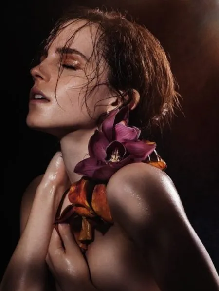 Emma Watson | Γυμνή για καλό σκοπό! [photos] 