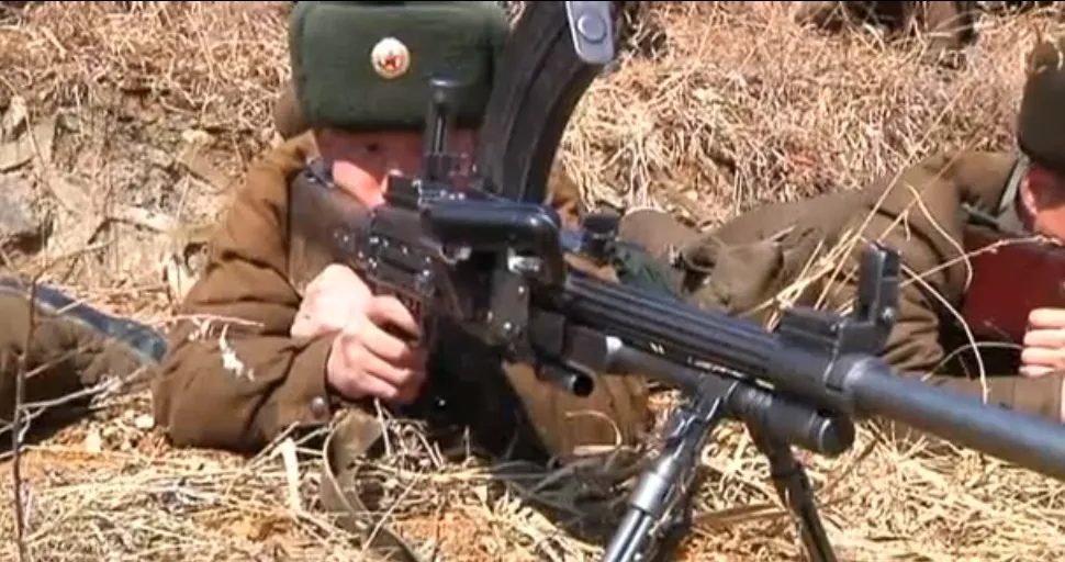 Βίντεο από την εκπαίδευση των Βορειοκορεατών στρατιωτών!