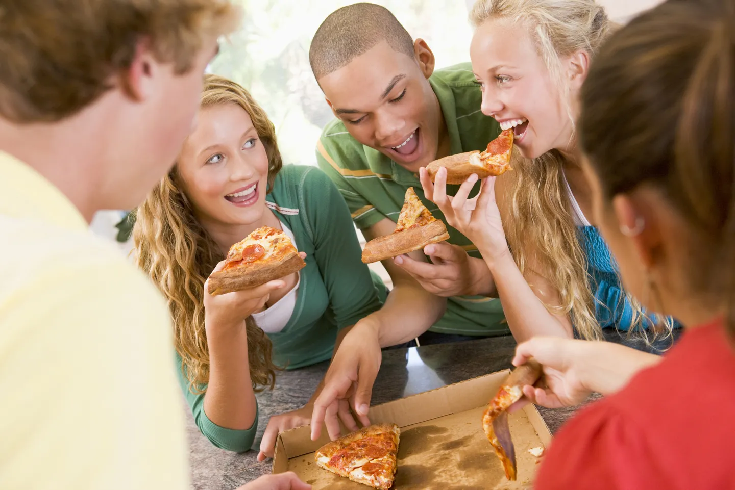 15 Μαΐου | Ημέρα που διοργανώνουμε πάρτυ με πίτσες!