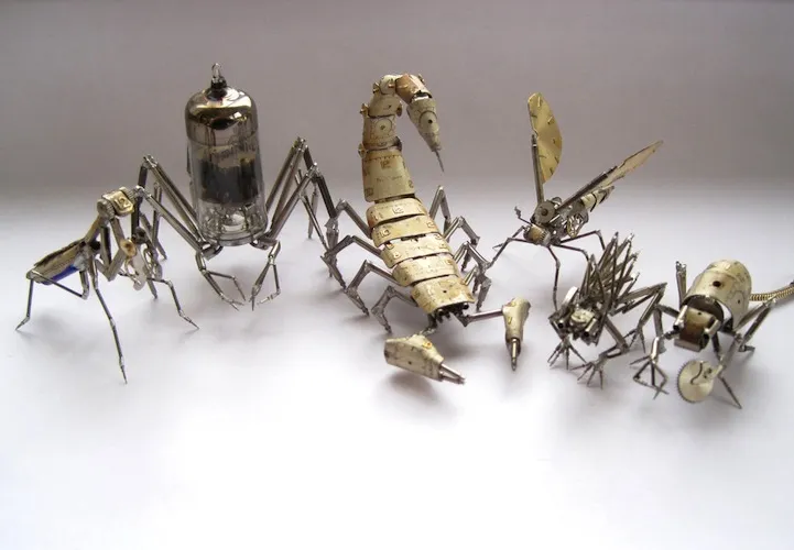 Έντομα φτιαγμένα από... κομμάτια ρολογιών 