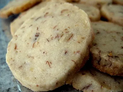 24 Ιουνίου | Ημέρα που τρώμε μπισκότα με καρύδια 