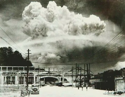 10 λεπτά μετά την έκρηξη στο Nagasaki 