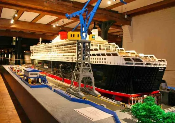 Απίστευτες δημιουργίες από... Lego! 
