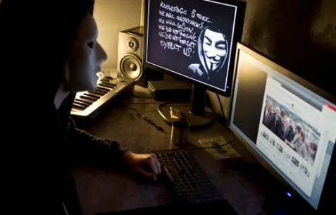 FBI | Συλλήψεις με «τεράστιο αποτρεπτικό αποτέλεσμα» στην ομάδα των Anonymous
