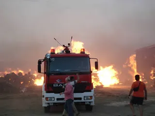 Η Πυροσβεστική διαψεύδει τη Χ.Α. για τη φωτιά στο Μαρκόπουλο