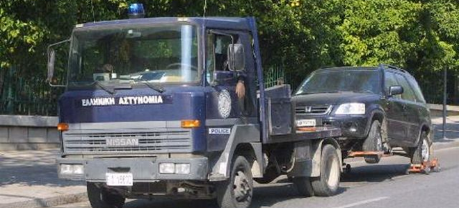 Αθήνα: Σαφάρι τροχαίας για παράνομο παρκάρισμα 