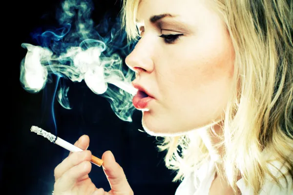 Πρώτες στο κάπνισμα οι Ελληνίδες παγκοσμίως