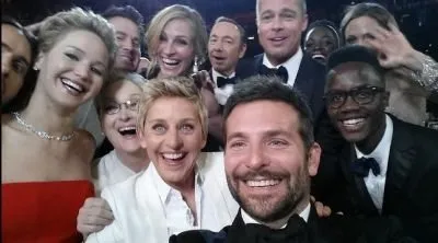 Η φωτογραφία των Oscars που έσπασε το ρεκόρ των retweets