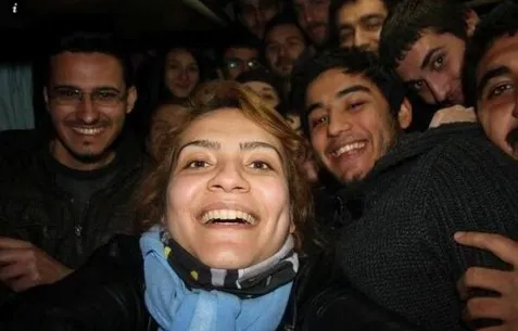 Selfie κατευθείαν από... την κλούβα των τουρκικών ΜΑΤ