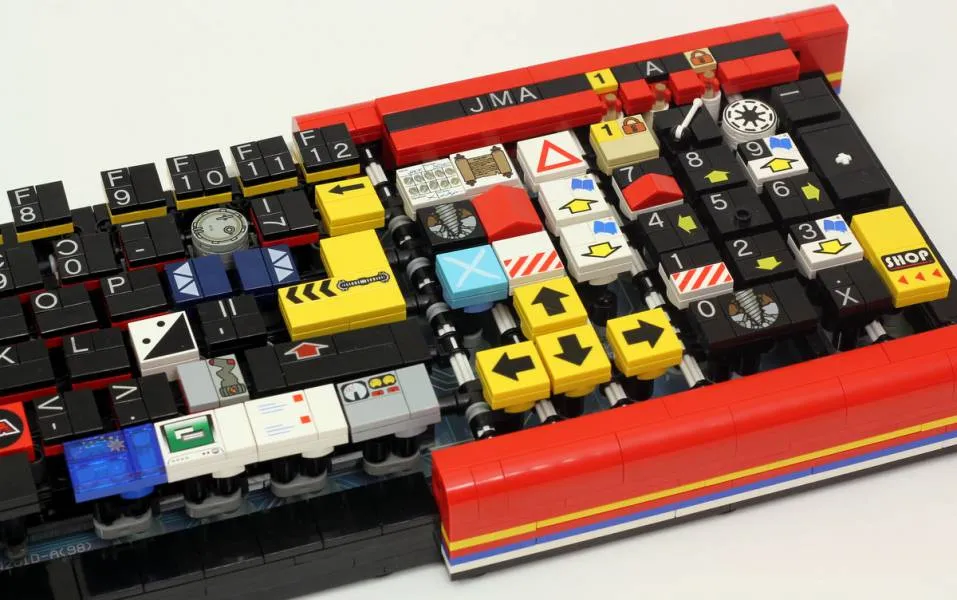 Κατασκεύασε πληκτρολόγιο από Lego