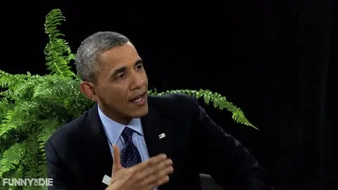 O Obama στην εκπομπή του Γαλυφιανάκη, μπροστά από... 