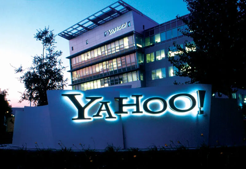 Yahoo! : Πόρτα σε λογαριασμούς Facebook και Google!