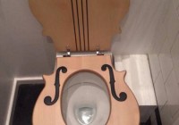 Κάθισμα τουαλέτας-κιθάρα