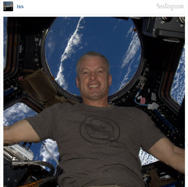 Instagram: Δημοσιεύθηκε η πρώτη "διαστημική" Selfie 