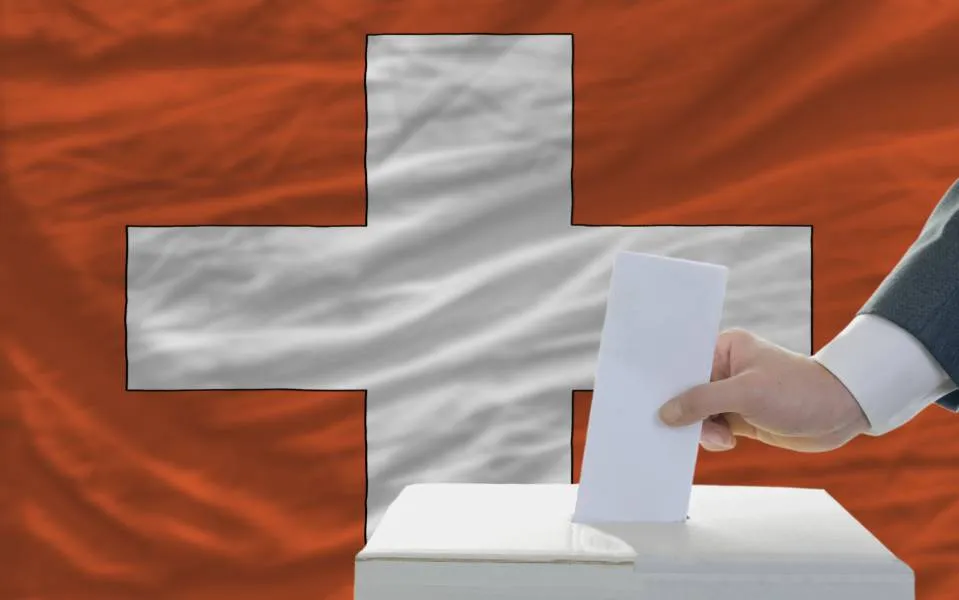 Σήμερα στην Ελβετία ψηφίζουν για κατώτατο τον μισθό. Πόσος λες ότι είναι;