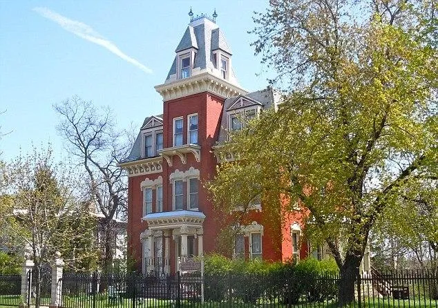#haunted-chicago-mansion-4_1399647649867