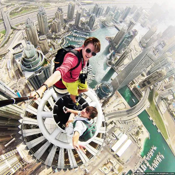 Βγάζοντας Selfie στα πιο ψηλά κτίρια στον κόσμο