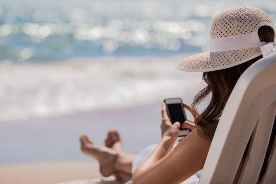 Από 1η Ιουλίου μειώνεται το roaming έως και 50% εντός Ε.Ε.