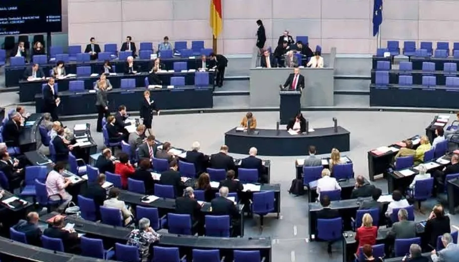 Γερμανική Κάτω Βουλή: 120 υποτροφίες 2014 σε νέους Έλληνες