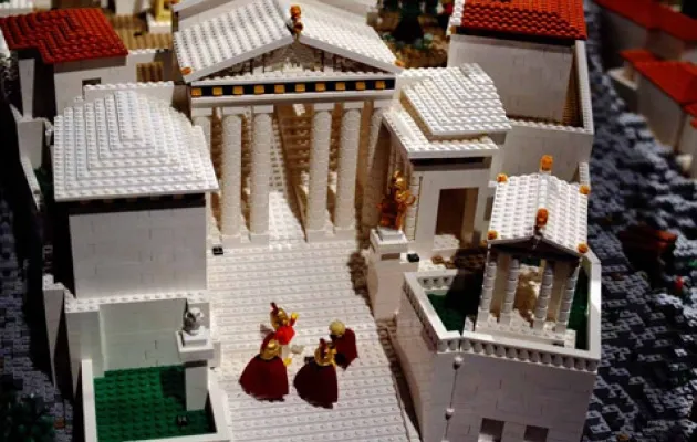 Ακρόπολη από Lego έκανε δωρεά το Μουσείο Νίκολσον στο Μουσείο Ακρόπολης