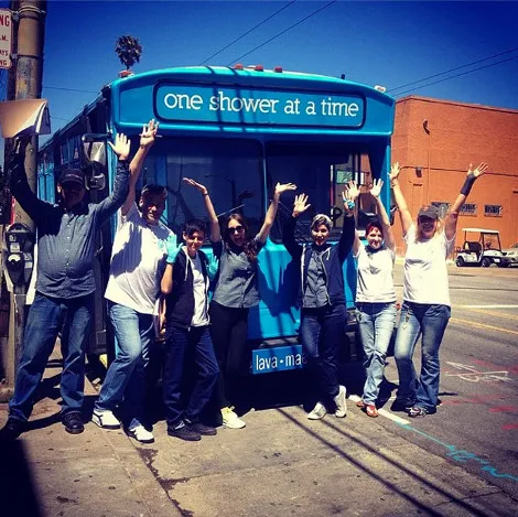  Σαν Φρανσίσκο: Το λεωφορείο της Google που επιτρέπει στους άστεγους να κάνουν μπάνιο 