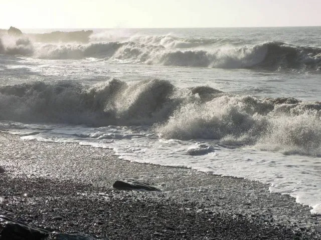 waves-big-horse-beach