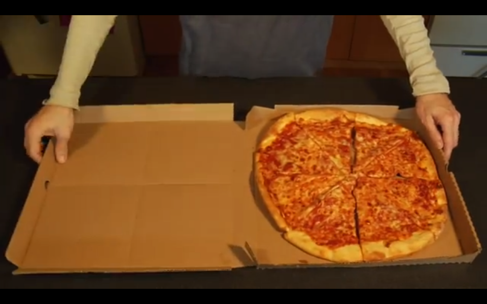 Να γιατί αυτό είναι το καλύτερο κουτί πίτσας που φτιάχτηκε ποτέ