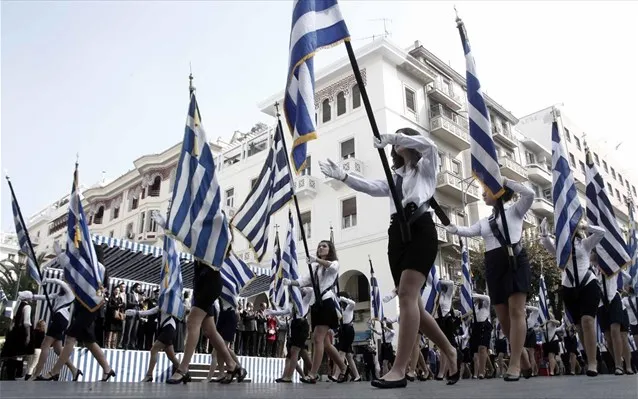 Μόνο σημαιοφόροι και παραστάτες παρέλασαν στην Αθήνα