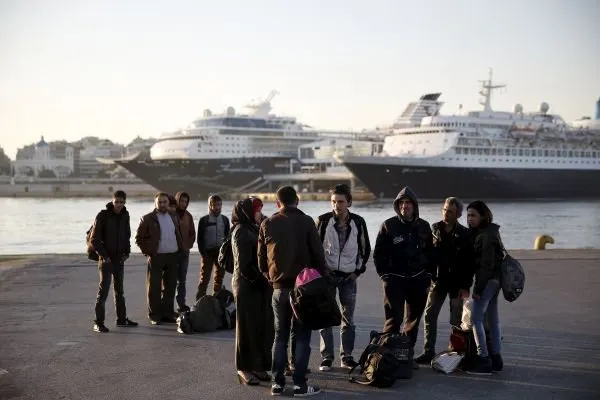 πρόσφυγες στον Πειραιά
