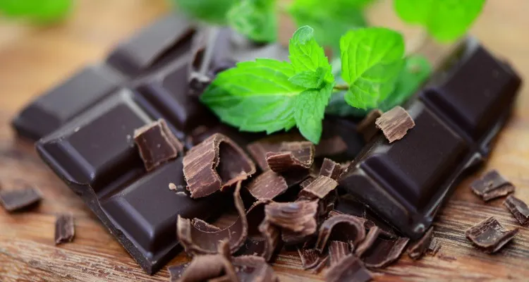 Οι ευεργετικές επιδράσεις της μαύρης σοκολάτας! (Λίστα)
