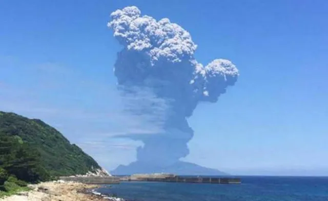 d65e2-japan-volcano