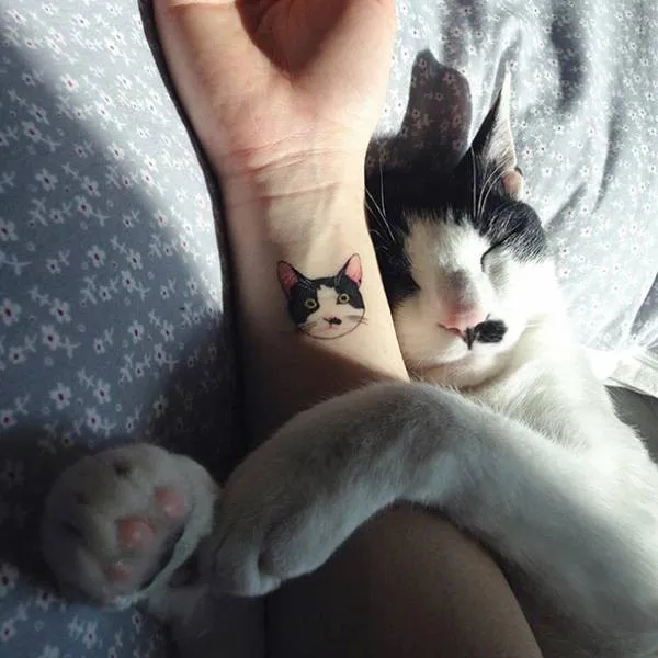 minimalistic-cat-tattoo-131__605