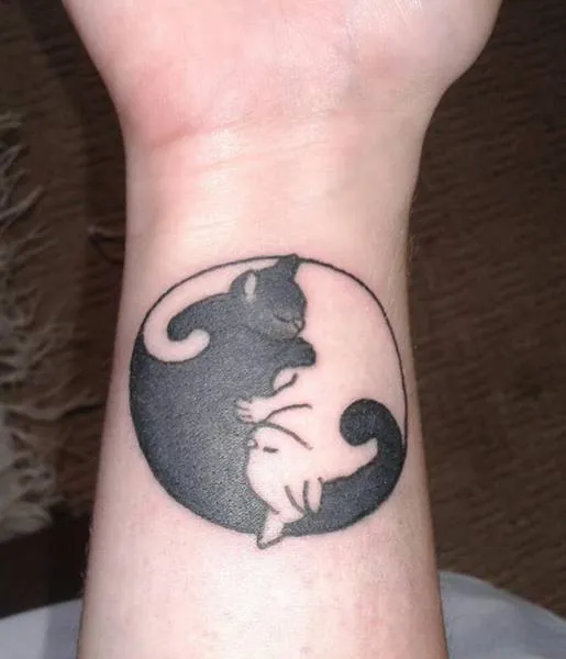 minimalistic-cat-tattoo-31__605