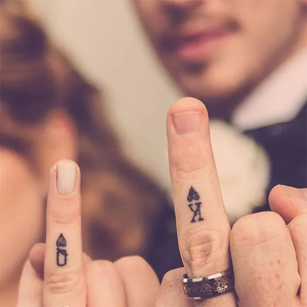 13 Μίνιμαλ τατουάζ ιδανικά για ζευγάρια!