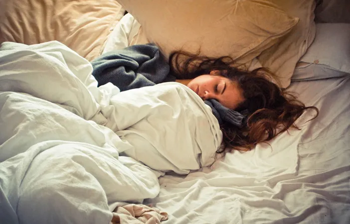 10 πράγματα που πρέπει να κάνεις αν θέλεις να βελτιώσεις την ποιότητα του ύπνου σου