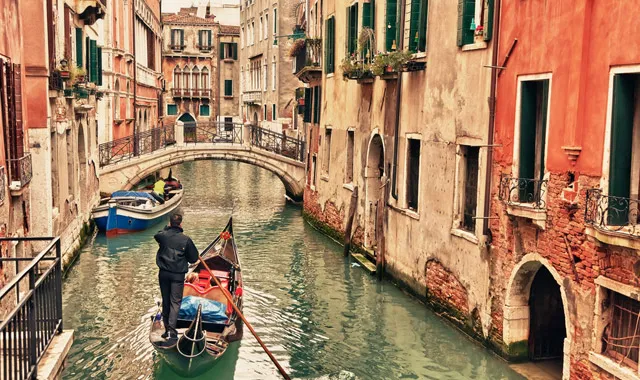 Βενετία: 10 πόλεις που μοιάζουν με αυτή