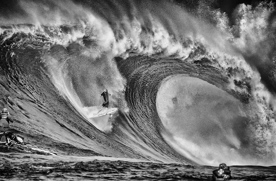 Μαγευτικές φωτογραφίες από surfers στη Χαβάη